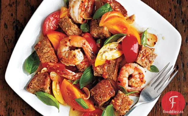 Panzanella de roșii cu creveți și busuioc