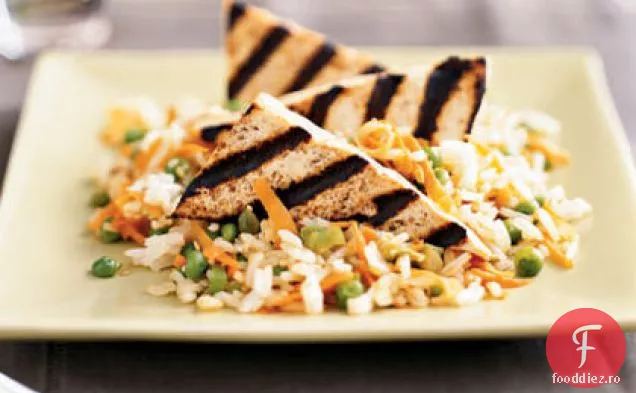 Triunghiuri de tofu glazurate cu portocale cu orez de susan