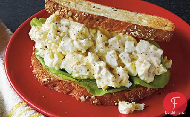 Sandwich Cu Salată De Ouă