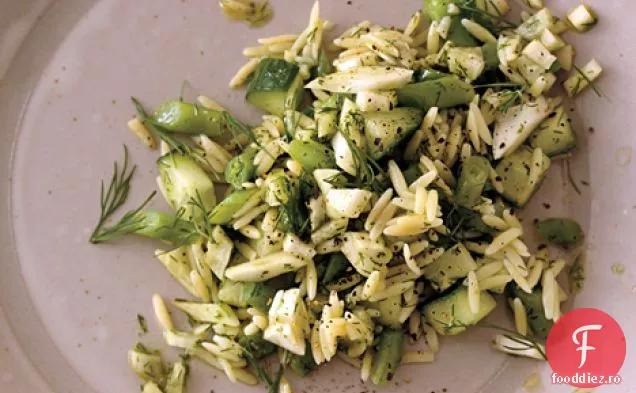 Salată de Orzo, fasole verde și fenicul cu Pesto de mărar