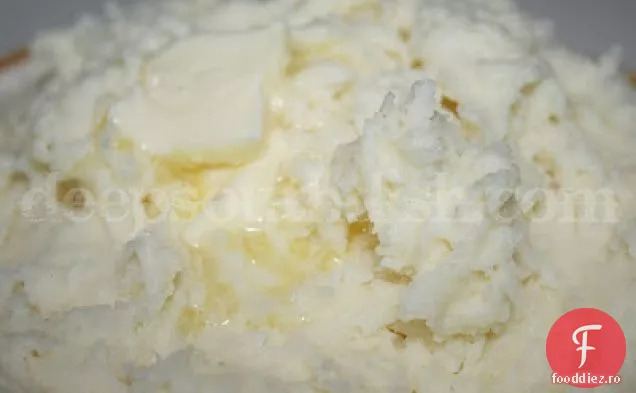 Piure de cartofi cu cremă de brânză