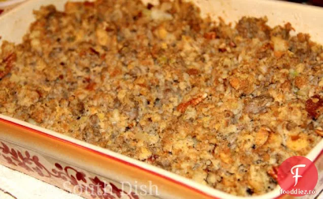 Umplutură de mere, cârnați și Pecan