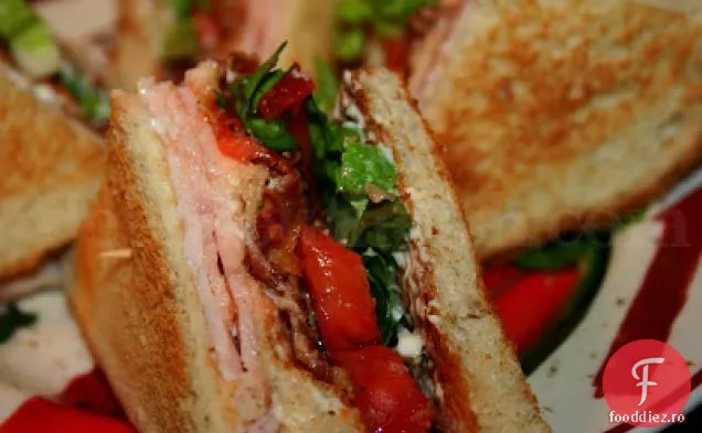 Sandwich Clasic Cu Club De Curcan