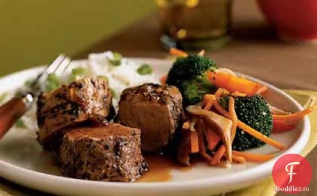 Filet de porc cu coajă de piper cu sos de soia-Caramel