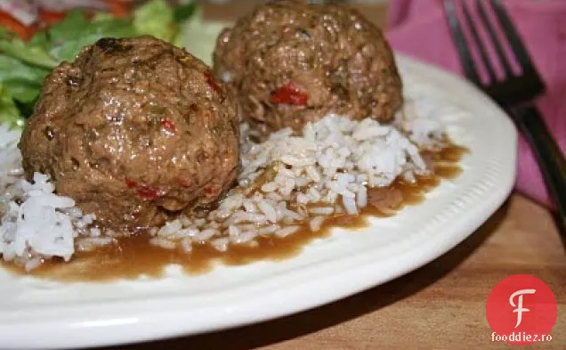 Mary ' s Cajun Boulettes de vită și porc cu sos maro