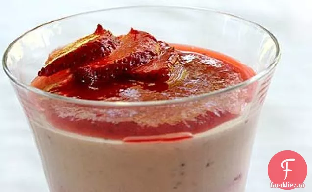Mousse De Ciocolată Albă Cu Căpșuni