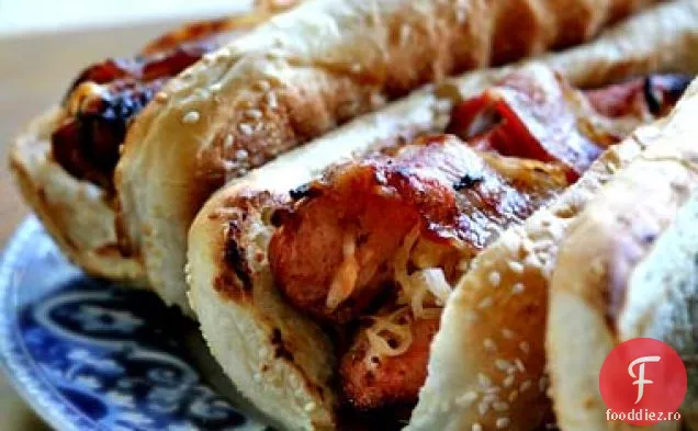 Hot Dog Umplut Învelit Cu Slănină La Grătar
