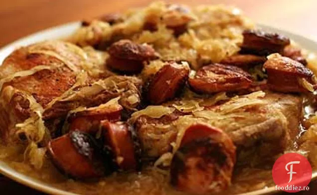 Cotlete de porc umplute cu Kielbasa și varză murată