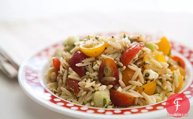 Salată De Orzo Cu Roșii Cherry