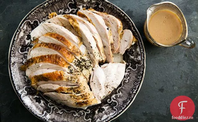 Piept de curcan prăjit cu sos de usturoi prăjit