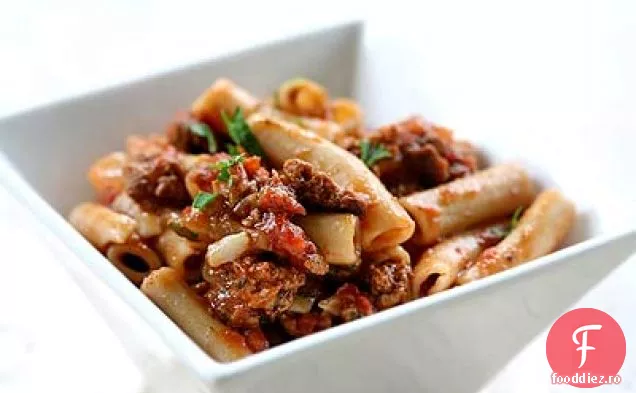 Paste Penne cu sos de carne