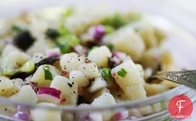 Salata caldă de cartofi a mamei