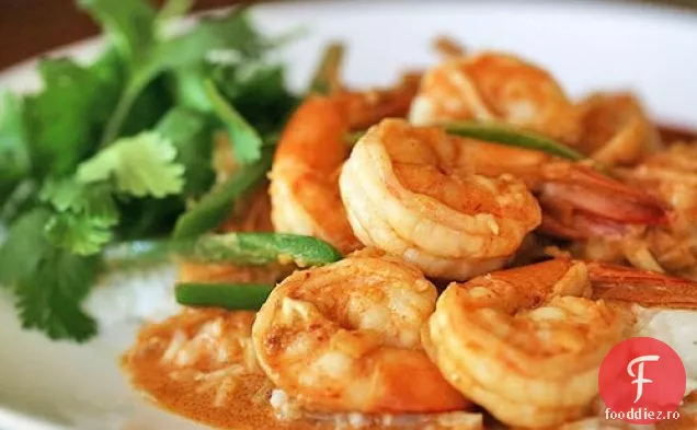 Creveți de usturoi picant cu orez de nucă de cocos