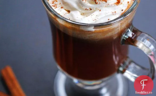 Cocktail de vreme rece rom cu unt de dovleac