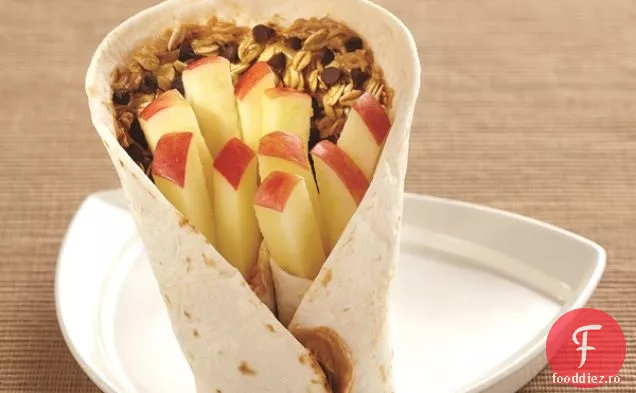 Gustare sau sandviș uimitor cu cartofi prăjiți cu mere