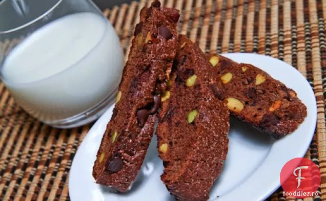 Biscotti cu ciocolată și fistic