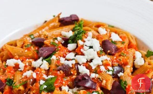 Paste Pesto de ardei roșu prăjit cu măsline feta și Kalamata