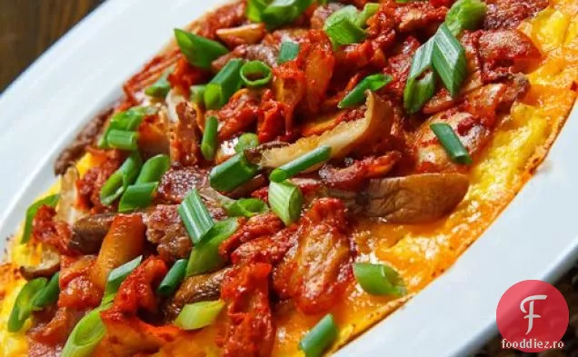 Omletă cu ciuperci Kimchi, slănină și Shiitake