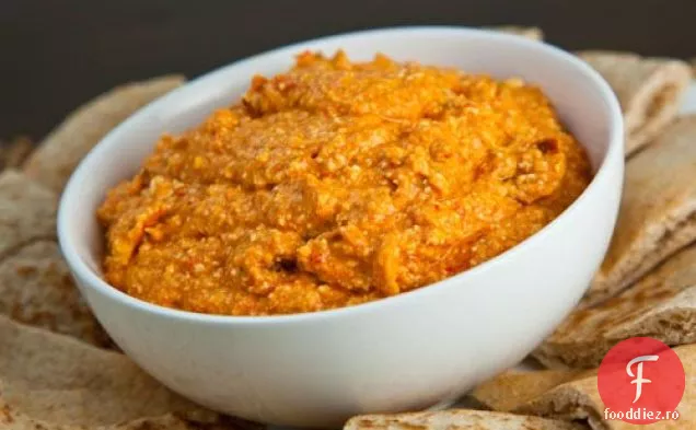 Htipiti (ardei roșu prăjit grecesc și brânză feta)