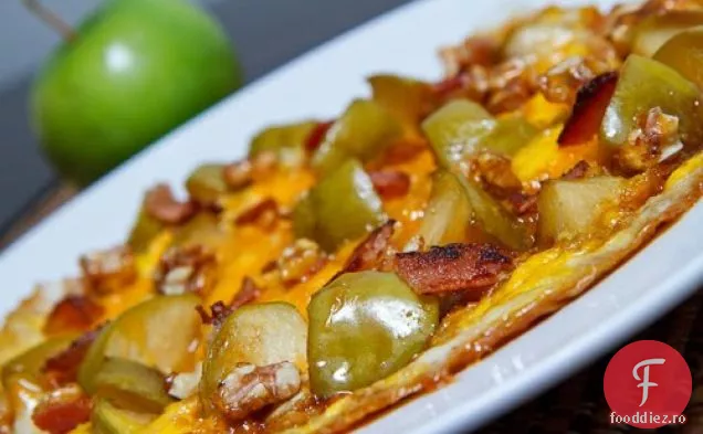 Omletă caramelizată de mere și Cheddar cu slănină și nuci confiate
