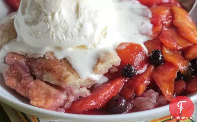 Cobbler De Casă Cu Afine De Piersici