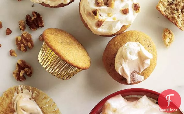 Cupcakes cu nuc cu glazură de arțar
