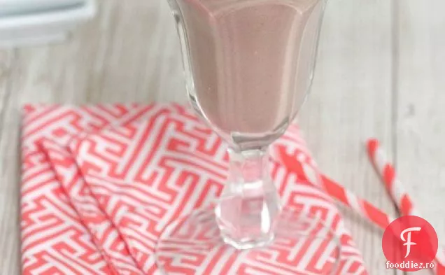 Banane de ciocolată și lapte de unt de arahide