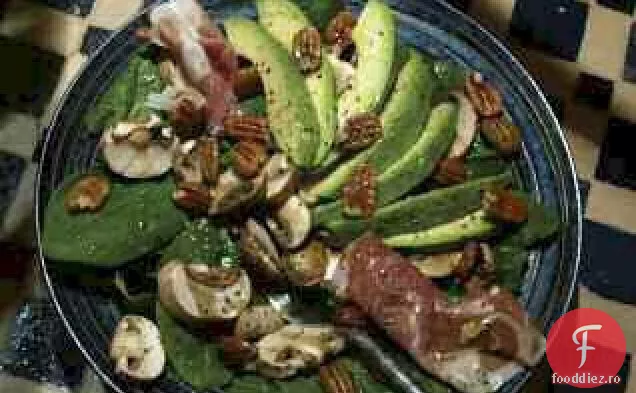 Salată de Avocado și Pecan