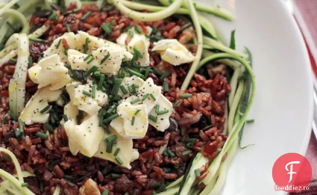 Brânză Brie, Orez Roșu Și Dovlecei Spaghetti