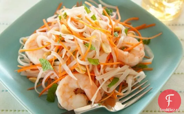 Salată proaspătă de creveți și morcovi cu sos rapid de salată thailandeză