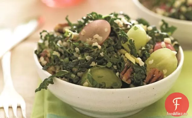 Salată Bulgur cu struguri și varză