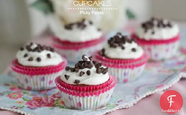 Cupcakes Brownie de dovleac cu cremă de unt de fasole de vanilie