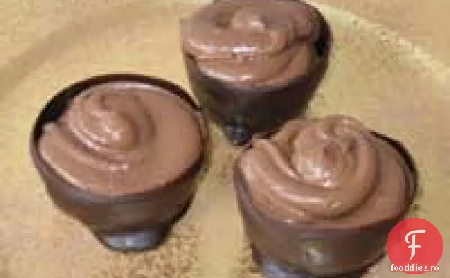Cupe de ciocolată vegană cu Mousse de ciocolată decadentă