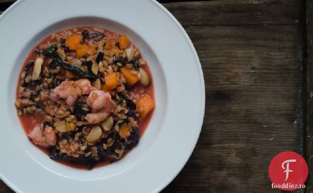 Risotto de creveți Einkorn și pete cu dovlecei și migdale