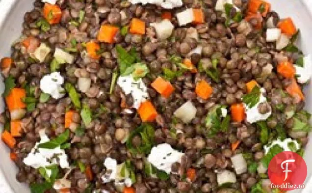 Salată de linte franceză cu brânză de capră