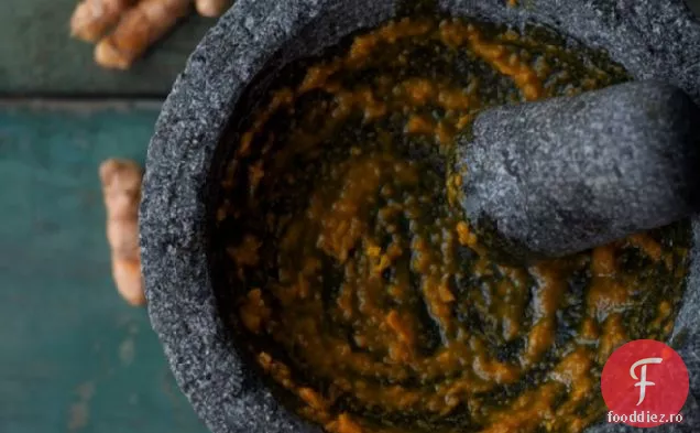 Lapte auriu: Turmeric cremos și ceai de ghimbir cu lapte de cocos