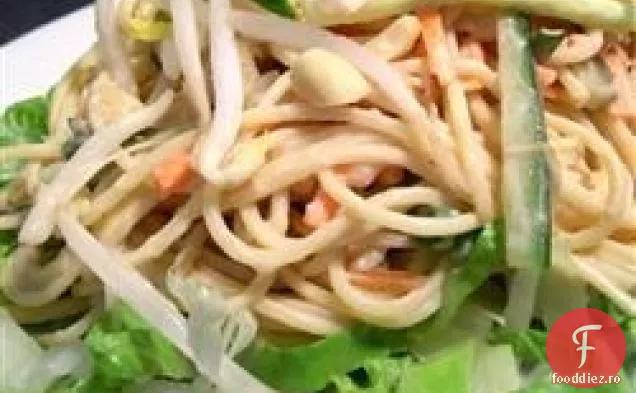 Salată Thailandeză De Tăiței