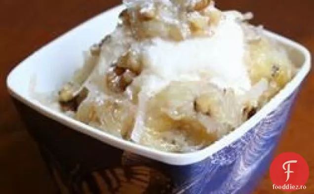 Topping Cald De Înghețată Cu Banane Tropicale