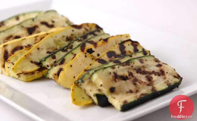 Squash De Vară La Grătar Garlicky