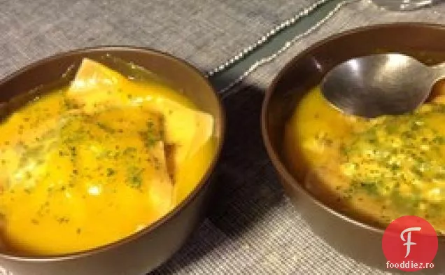Supă de dovlecei de nucă cu Ravioli de spanac