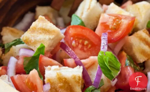 Salată Panzanella cu brânză la grătar ... și mai mult gătit la televizor!