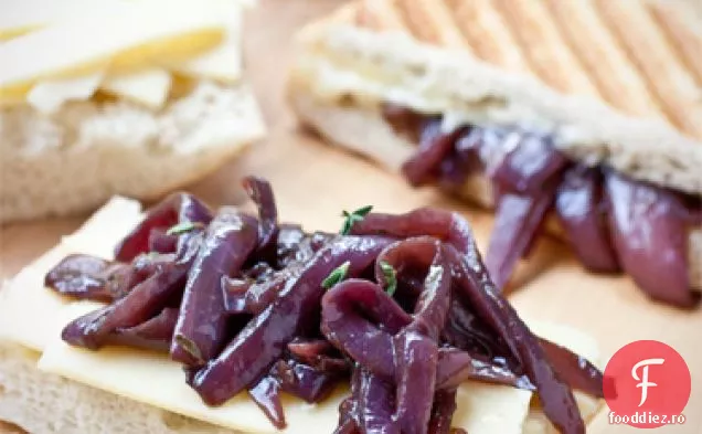 Gruyere la grătar cu Confit de ceapă roșie ... Plus întrebări și răspunsuri cu