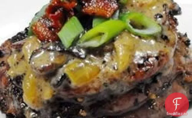 Filet mignon cu sos de smântână de slănină