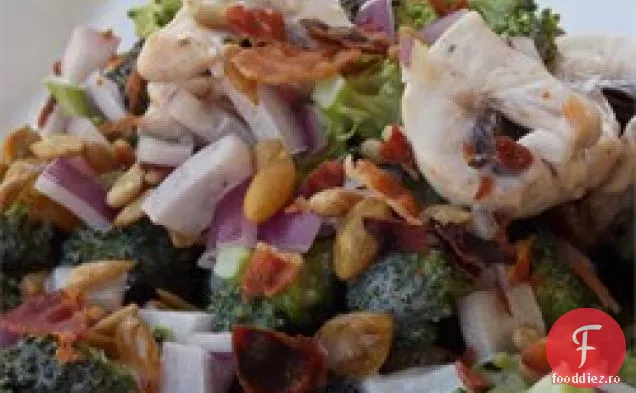Salată De Broccoli Cu Ciuperci