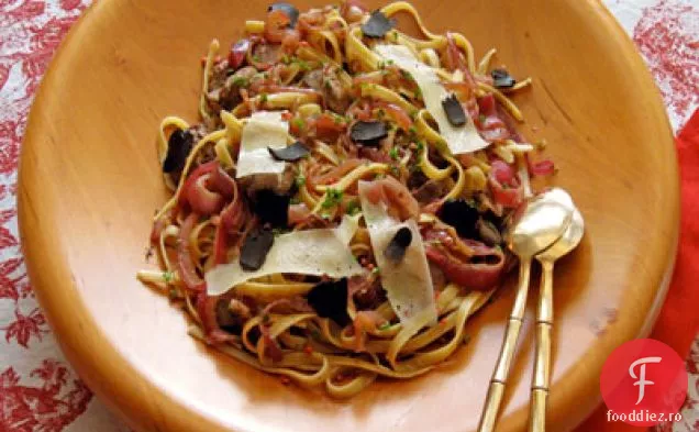 Fettuccine din ficat de pui cu trufe și boabe de piper roz