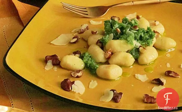 Pesto de salvie cu nuci
