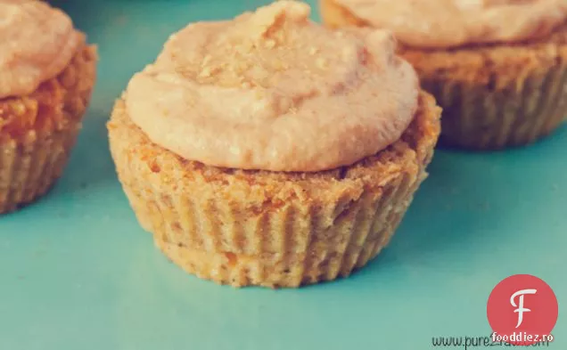 Butternut suc de fructe Muf-tort cu un curmal japonez tahini glazura