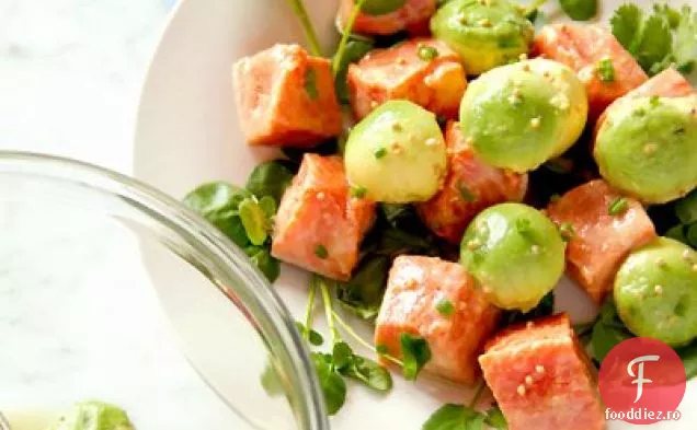 Salată marinată de somon sălbatic din Alaska și Avocado cu Nasturel