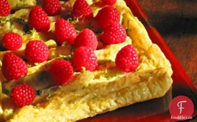 Tarta Cherimoya cu zmeura si tei