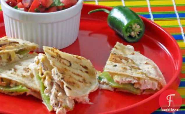 Quesadilla afumată la grătar cu Anaheim Chilis și pui
